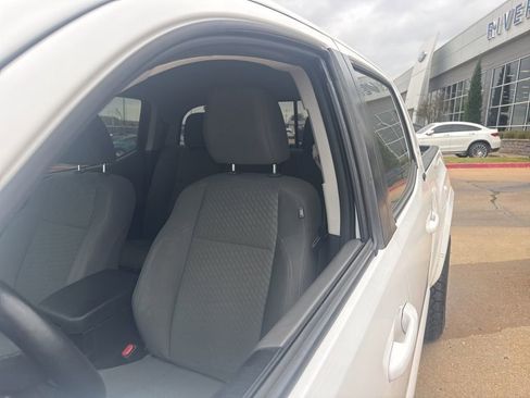 Used 2020 Toyota Tacoma SR5 image 8