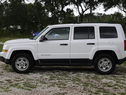 Used 2014 Jeep Patriot Sport FWD image 3