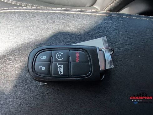 Used 2018 Jeep Cherokee Limited AWD/4WD image 26