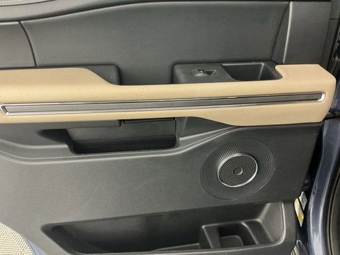 Used 2022 Ford Expedition XLT image 9