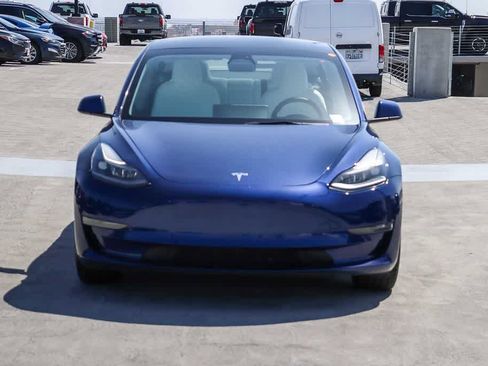 Used 2023 Tesla Model 3 Standard Range RWD image 2