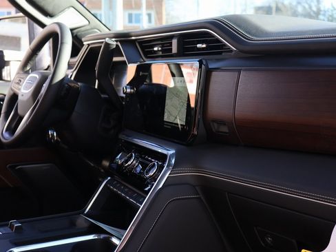 New 2026 GMC Sierra 2500 Denali Ultimate w/ Max Trailering Package image 10