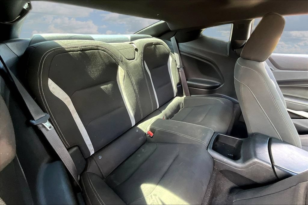 Used 2020 Chevrolet Camaro LT RWD image 23