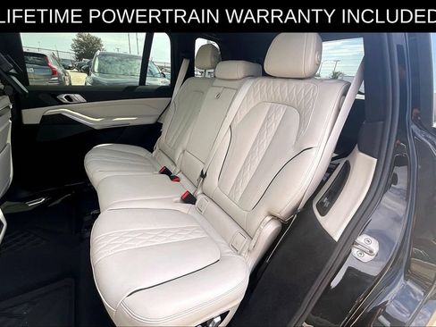 Used 2025 BMW X7 M60i AWD/4WD image 27