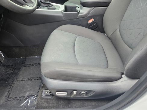 Used 2024 Toyota RAV4 XLE FWD image 10
