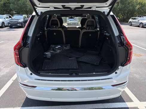 Certified 2026 Volvo XC90 B6 Plus w/ Protection Package Premier AWD/4WD image 34