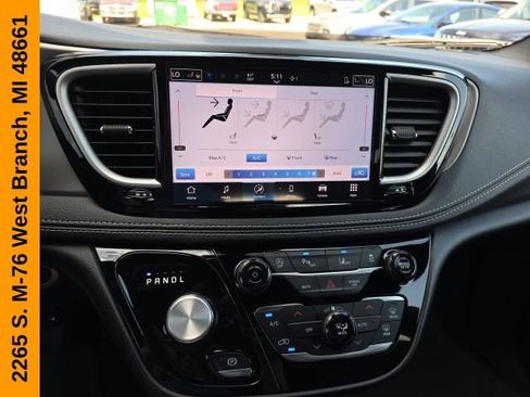 New 2027 Chrysler Pacifica Select AWD/4WD image 23