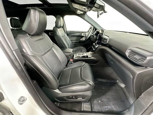 Used 2022 Ford Explorer ST w/ Equipment Group 401A AWD/4WD image 32