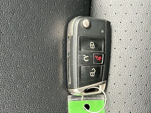 Used 2018 Volkswagen Tiguan S FWD image 29