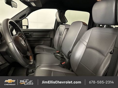 Used 2024 RAM 2500 Tradesman w/ Chrome Appearance Group image 19