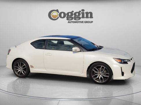 Used 2015 Scion tC FWD image 7