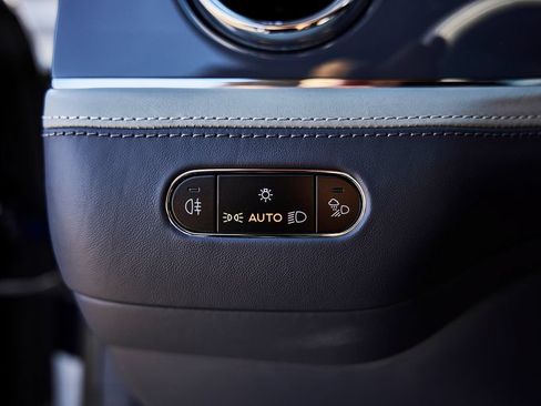 Used 2025 Bentley Bentayga Extended Wheelbase AWD/4WD image 55