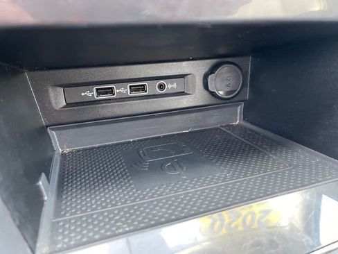 Used 2020 Volkswagen Tiguan SE w/ Panoramic Sunroof Package image 28