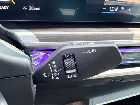 Used 2025 BMW i7 eDrive50 w/ M Sport Package RWD image 24