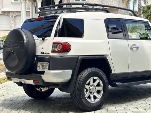 Used 2014 Toyota FJ Cruiser 4WD w/ Upgrade Package image 6