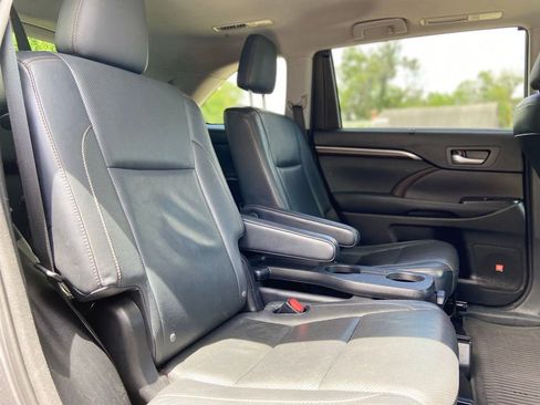 Used 2015 Toyota Highlander Limited AWD/4WD image 24