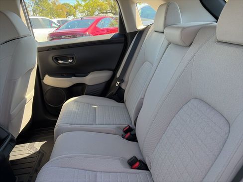 Used 2025 Honda HR-V LX image 9