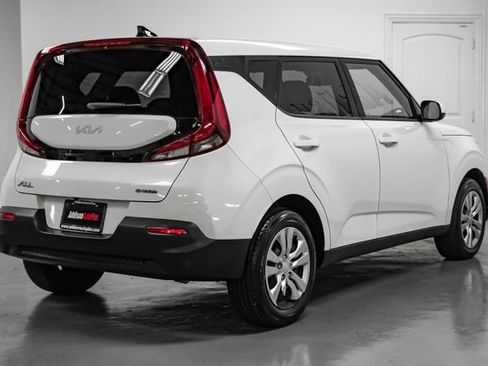 Used 2022 Kia Soul LX FWD image 8