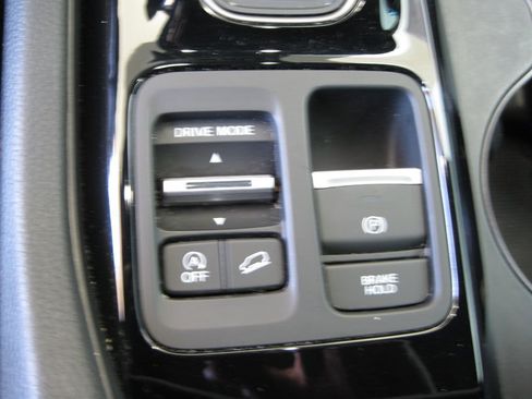 Used 2023 Honda Pilot TrailSport image 27