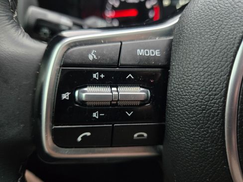 Certified 2023 Kia Sorento EX w/ Panoramic Sunroof Package image 24