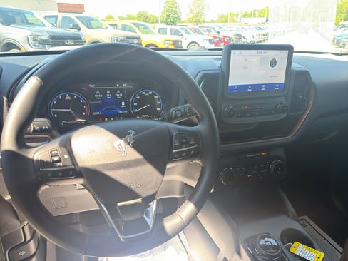 Used 2024 Ford Bronco Sport Outer Banks image 9