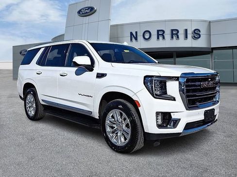 Used 2024 GMC Yukon SLT image 1