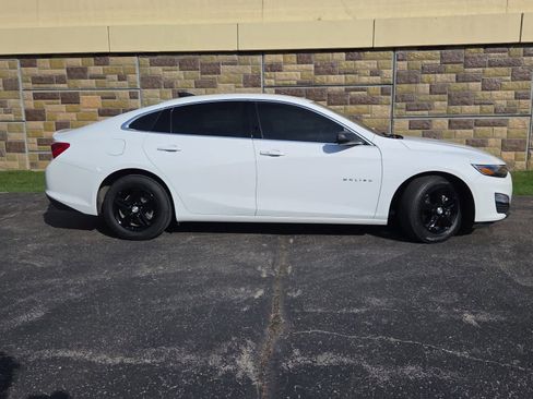 Used 2022 Chevrolet Malibu LS image 2