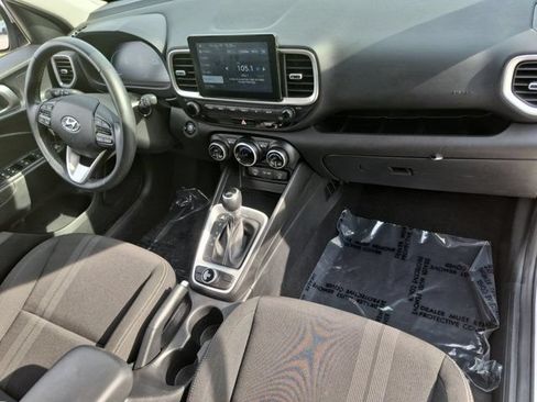 Used 2025 Hyundai Venue SEL FWD image 31