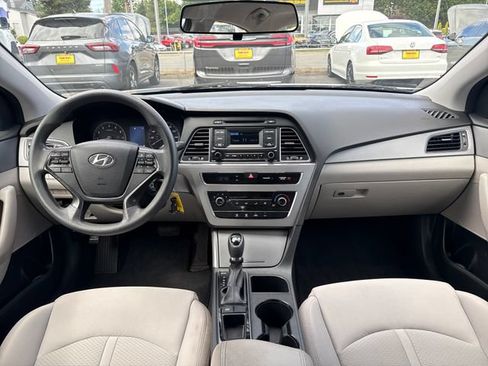 Used 2015 Hyundai Sonata SE FWD image 11