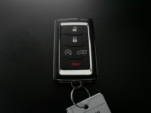 Used 2023 Jeep Grand Cherokee 4WD 4xe image 33