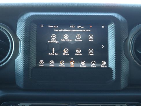 Used 2023 Jeep Wrangler Unlimited image 25