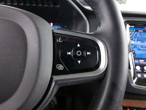 Certified 2025 Volvo XC90 B6 Plus w/ Protection Package Premier AWD/4WD image 16