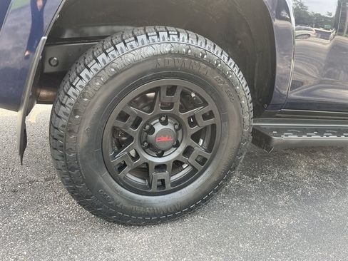 Used 2021 Toyota 4Runner TRD Off-Road Premium w/ Moonroof Package AWD/4WD image 9