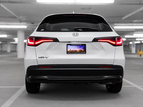 Used 2023 Honda HR-V LX image 7