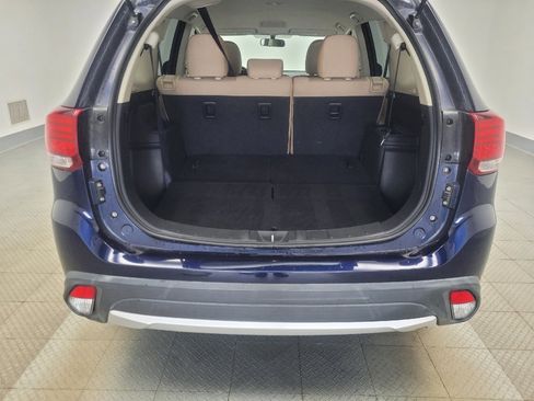 Used 2016 Mitsubishi Outlander SE image 29