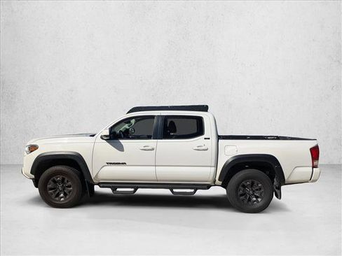 Used 2021 Toyota Tacoma SR5 w/ Trail Edition image 8