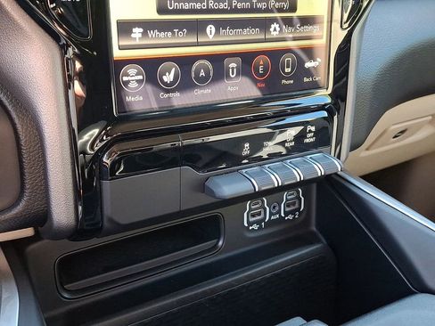 Used 2020 RAM 1500 Big Horn AWD/4WD image 18