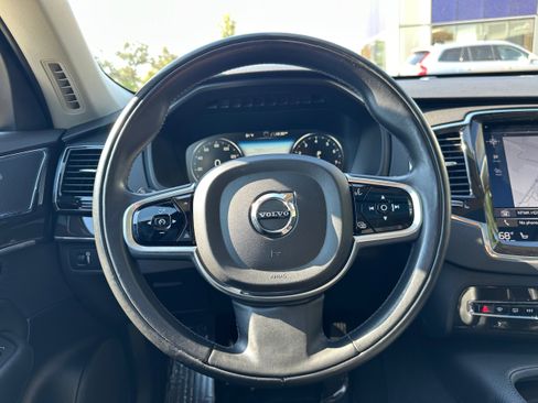 Used 2018 Volvo XC90 T5 Momentum w/ Convenience Package image 17