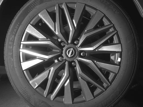 Used 2025 Nissan Altima 2.5 SV FWD image 15