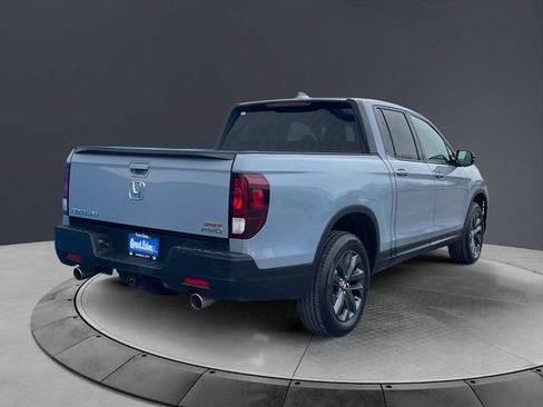 Used 2023 Honda Ridgeline Sport image 5