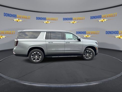 New 2026 Chevrolet Suburban LT w/ Comfort Package image 12