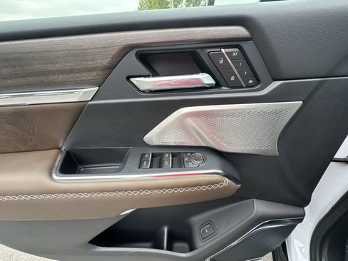 New 2026 GMC Acadia Denali Ultimate AWD/4WD image 15