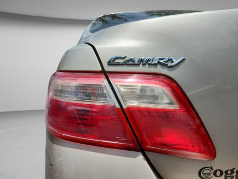 Used 2009 Toyota Camry SE FWD image 28