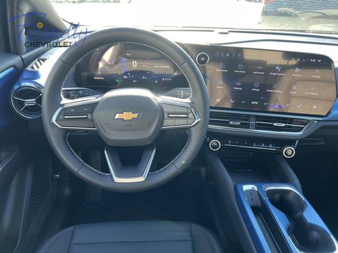 New 2026 Chevrolet Equinox EV LT w/ LPO, Blackout Package AWD/4WD image 7