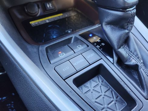 Used 2019 Toyota RAV4 Limited w/ Advanced Technology Package FWD image 35