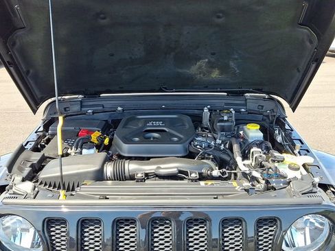 Used 2021 Jeep Wrangler Unlimited Sahara AWD/4WD image 28