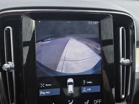 Used 2020 Volvo XC40 T5 Momentum w/ Protection Package Premier image 14