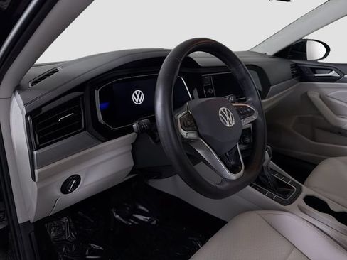 Used 2022 Volkswagen Jetta SE FWD image 9