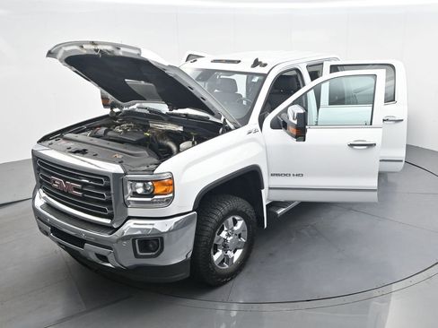Used 2018 GMC Sierra 2500 SLT w/ Duramax Plus Package AWD/4WD image 40