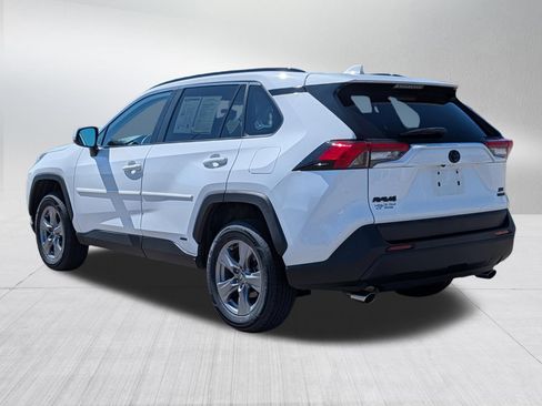 Used 2022 Toyota RAV4 XLE AWD/4WD image 5